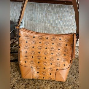 MCM Visetos Hobo Cognac (Large Size)